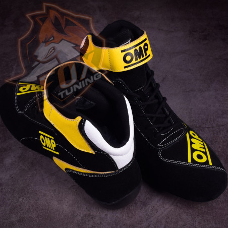 Спортивні черевики OMP 44 розмір