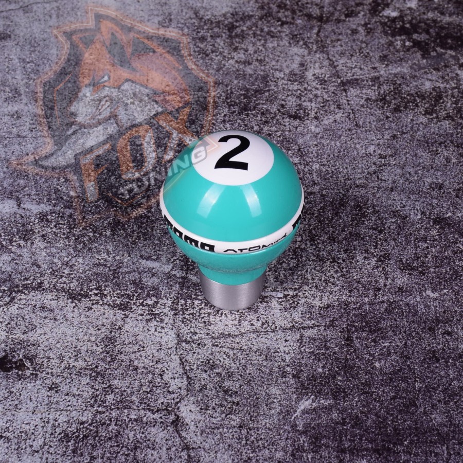 Універсальна ручка кпп Momo 2