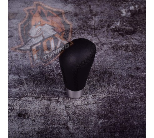 Универсальная ручка кпп момо кожа(черная)