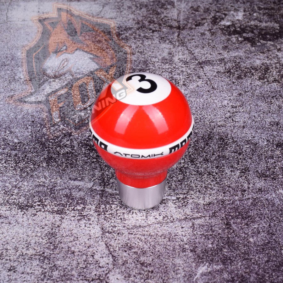 Універсальна ручка кпп Momo 3